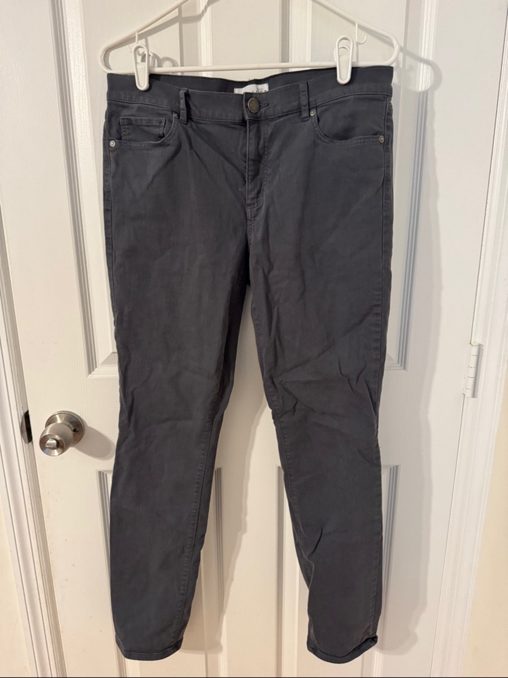 LOFT Casual Straight-Leg Pants in Charcoal Gray